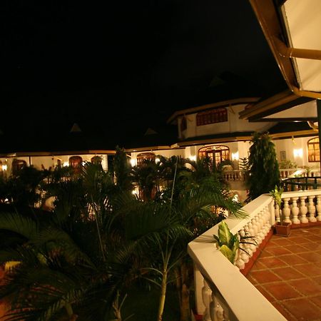Dolce Vita Hotel Puerto Princesa Bagian luar foto