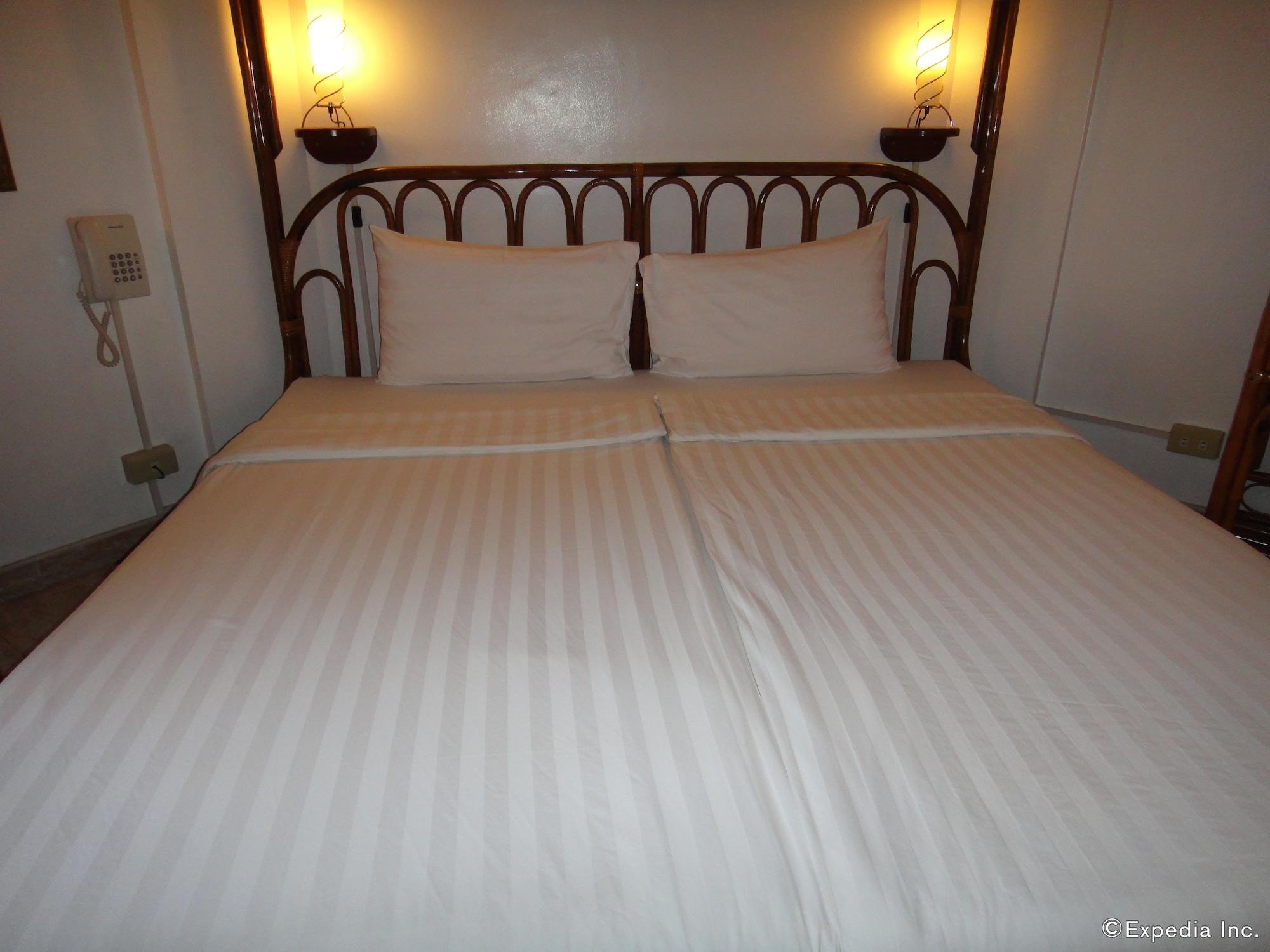 Dolce Vita Hotel Puerto Princesa Bagian luar foto