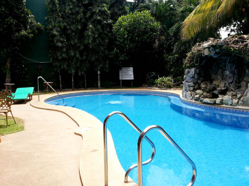 Dolce Vita Hotel Puerto Princesa Bagian luar foto